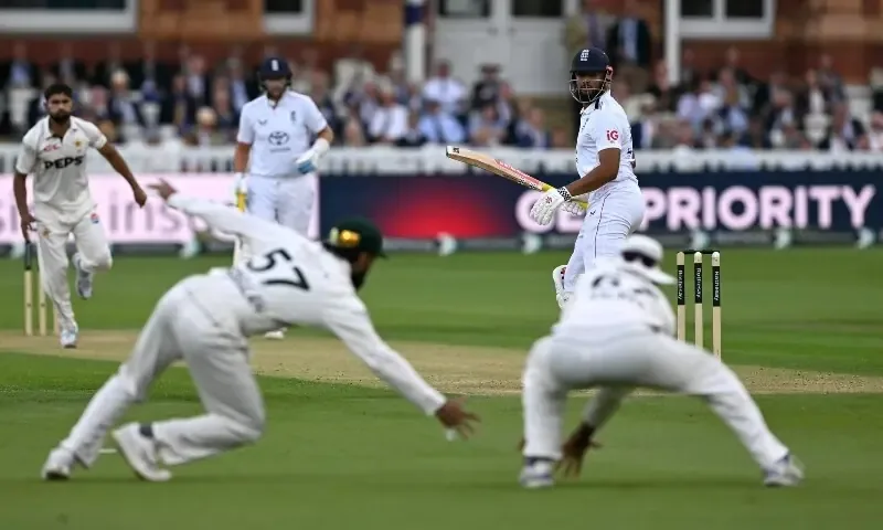 Robinson, Archer demolish Pakistan as England take strong grip - Cricinfo