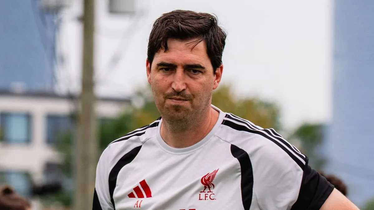 Victor Munoz squad number confirmed – why Spaniard wears ‘VICTOR M.V.’ - This Is Anfield
