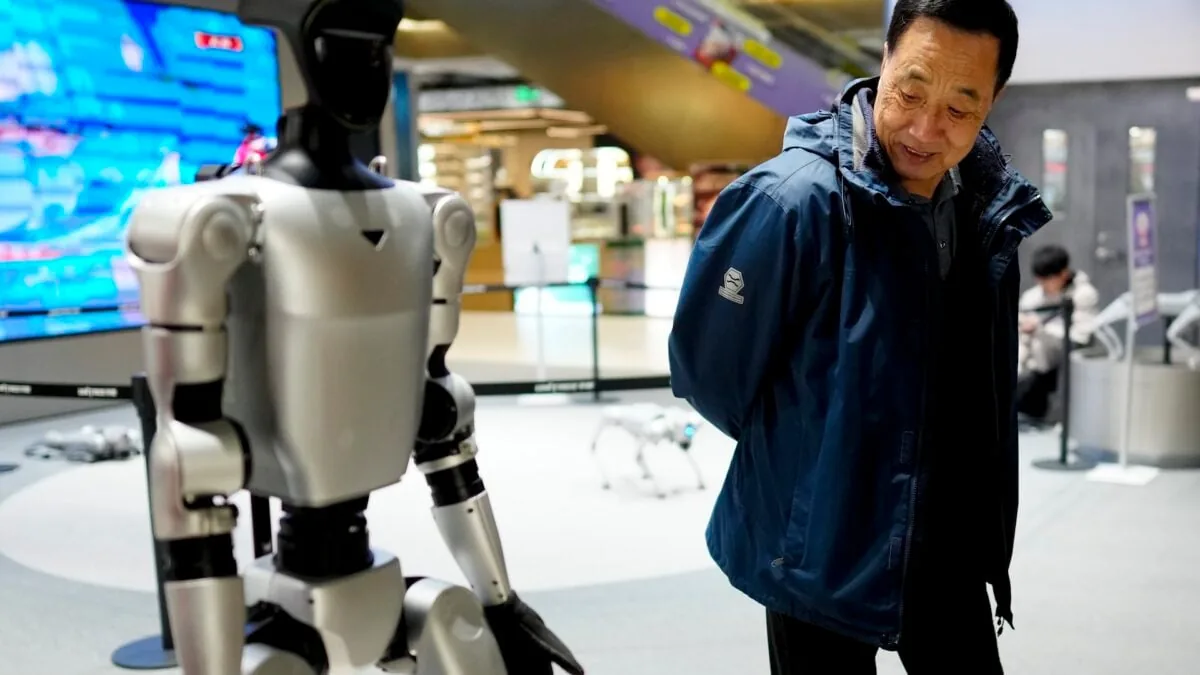 Chinese robot beats Usain Bolt's 100m world record at Beijing games